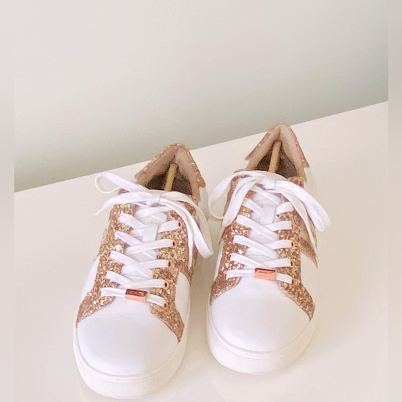 Authentic Mimco white leather ladies  trainers with rosé sequins , size 39 - Picture 3 of 10